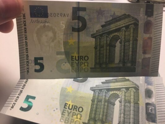 fake money 5 euro